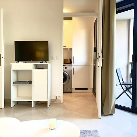Spacious New And Terrace 주앙레핑