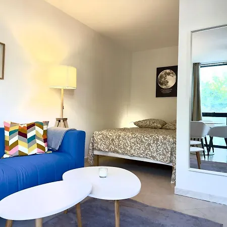 Spacious New And Terrace Lägenhet